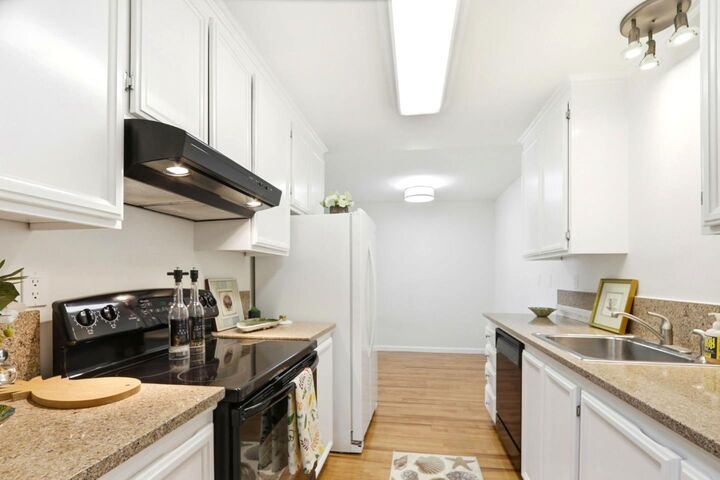 Property Photo:  150 West Edith Avenue 13  CA 94022 