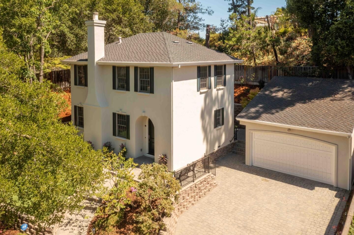 Property Photo:  11722 Putter Way  CA 94024 