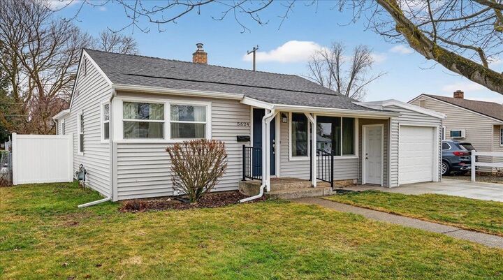 Property Photo:  5624 N Lindeke St  WA 99205 