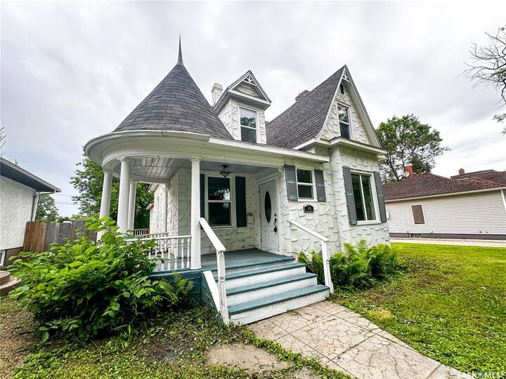 50 Assiniboia Avenue — photo 1