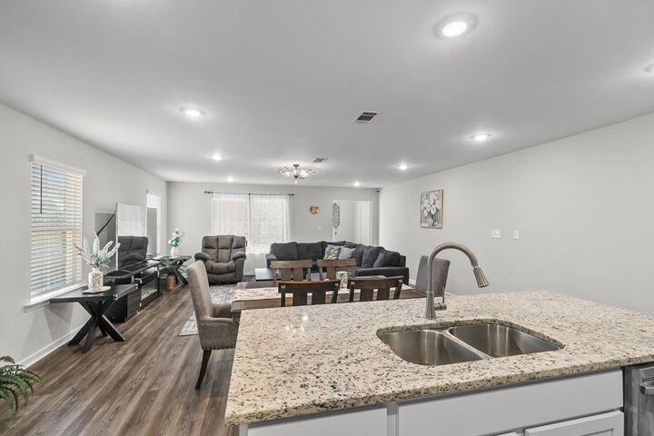 Property Photo:  629 Ridgeland Road  AL 36301 