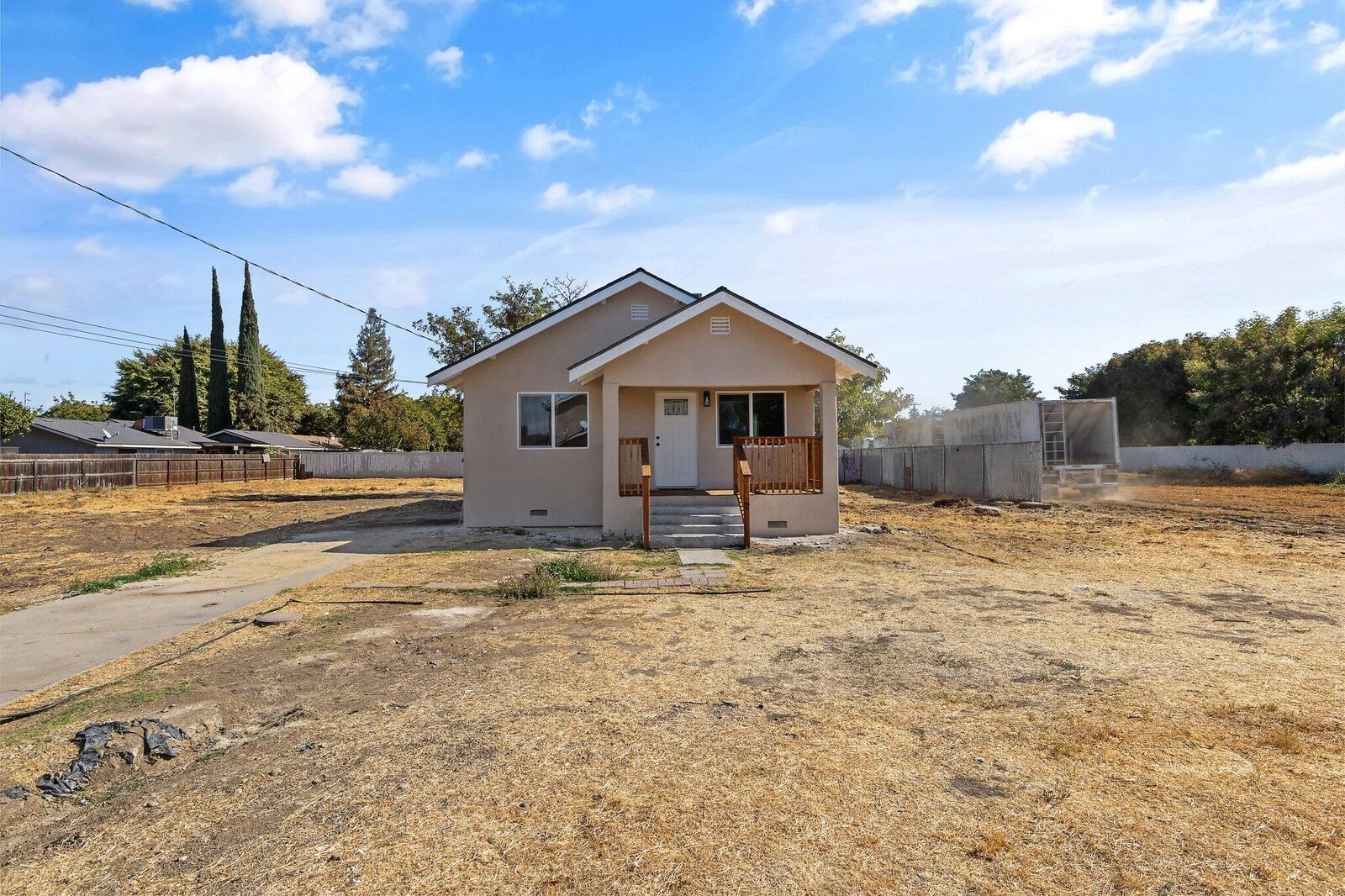 Property Photo: 1344 S Liberty Street CA 93292