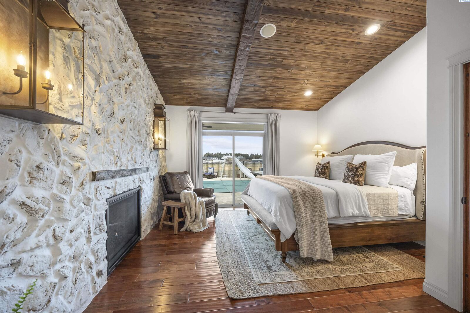 Property Photo:  8101 Olin Ct  WA 99301 