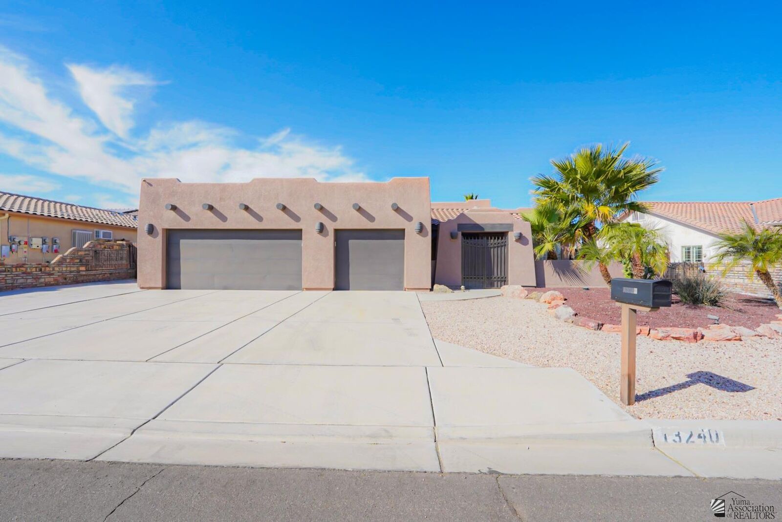 Property Photo: 13240 S Chase Way AZ 85367
