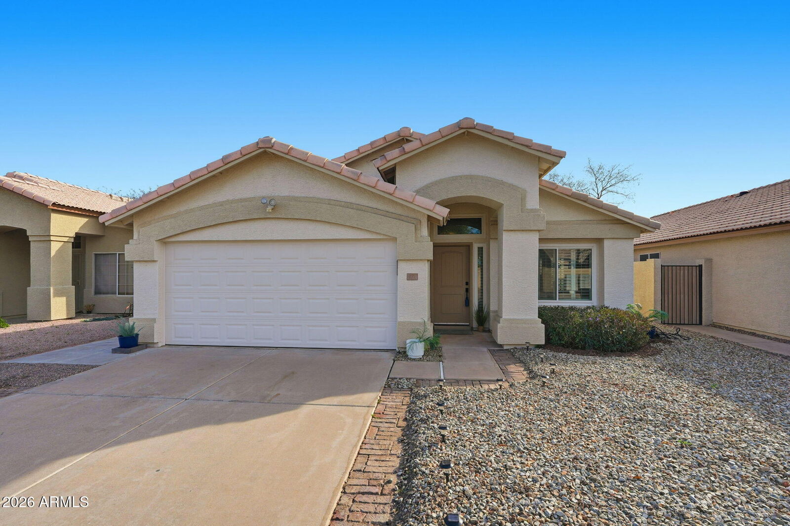 Property Photo:  141 N Del Pueblo Place  AZ 85226 