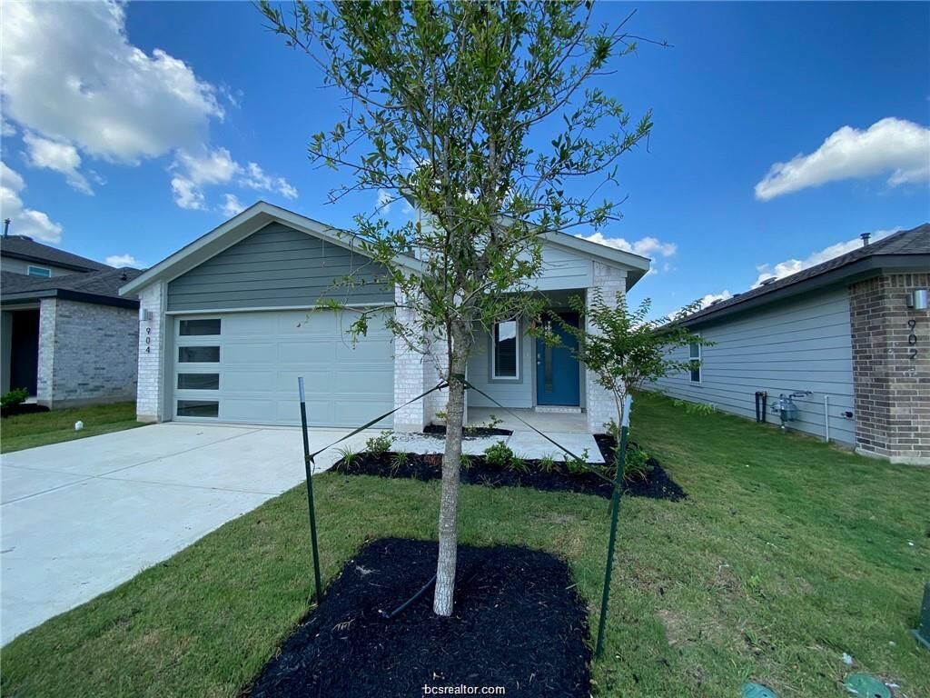 Property Photo: 904 Kickapoo Ln TX 77845