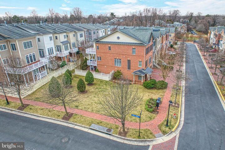 Property Photo:  6739 Darrells Grant Place  VA 22043 