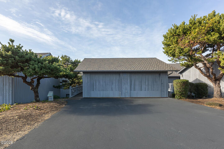 Property Photo:  4175 N Highway 101 E-5  OR 97341 