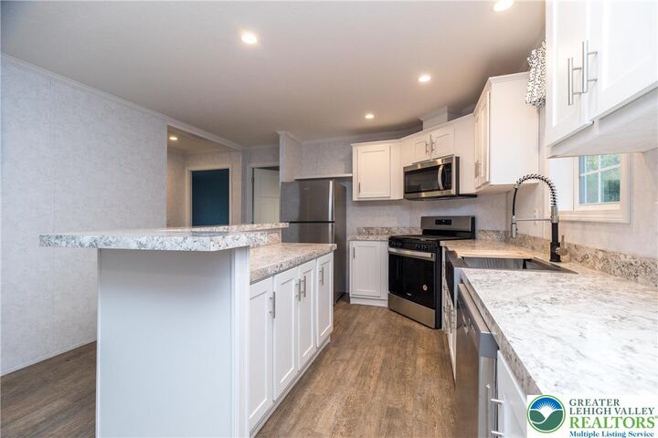 Property Photo: 465 Royal Manor Road Lot 6 PA 18042