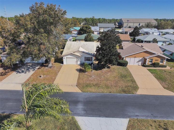 Property Photo: 1626 Willow Run FL 33872