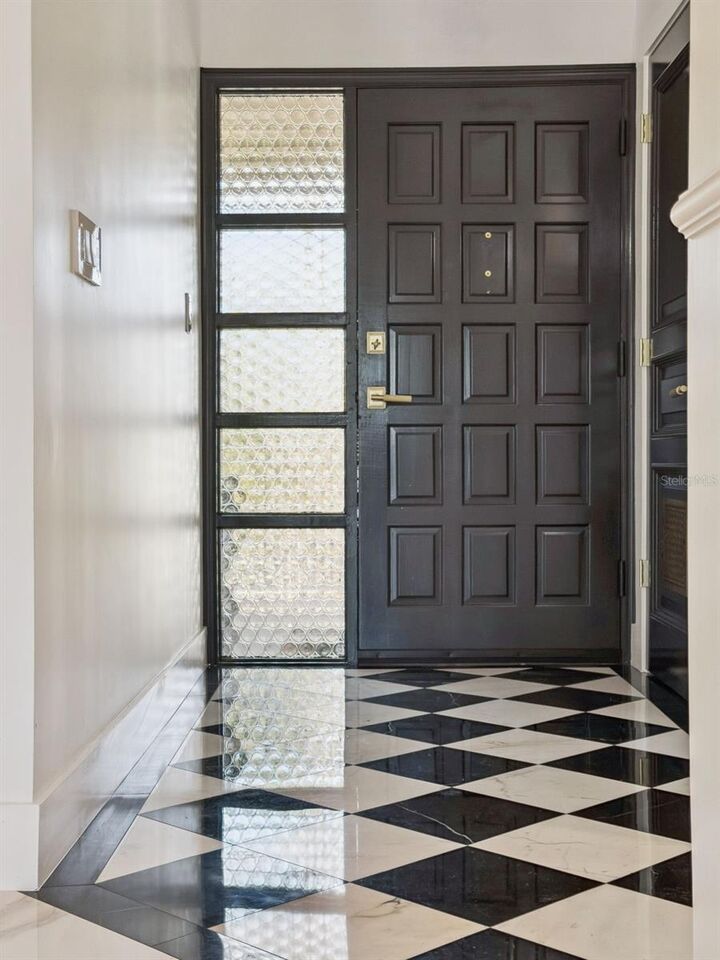 Property Photo:  100 S Interlachen Avenue 404  FL 32789 