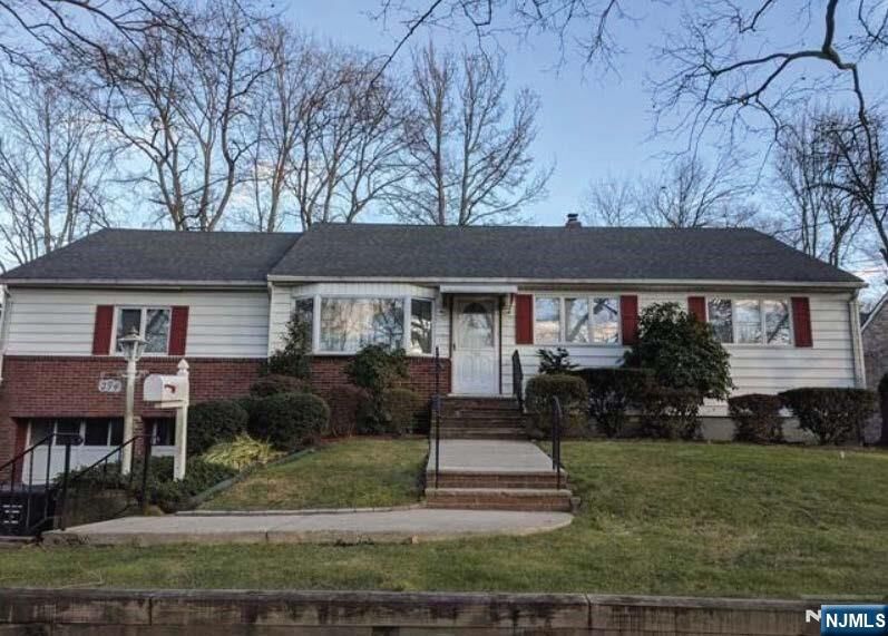 Property Photo:  294 Buttonwood Drive  NJ 07652 