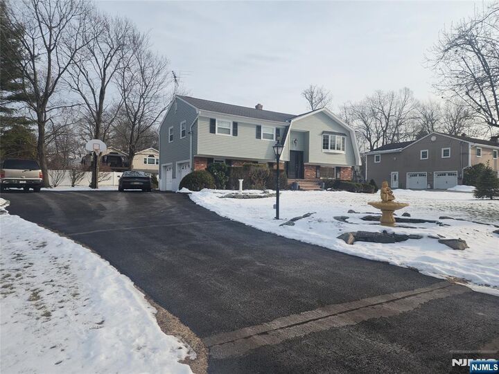 Property Photo:  3 Harold Mathews Jr Court  NJ 07405 