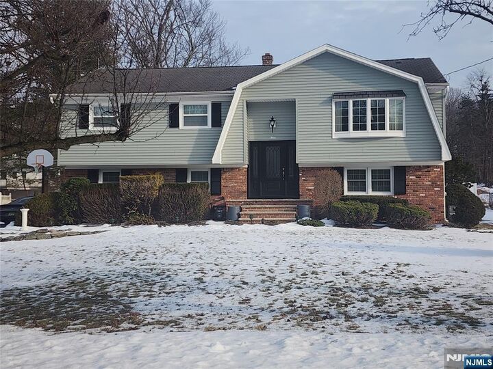 Property Photo:  3 Harold Mathews Jr Court  NJ 07405 