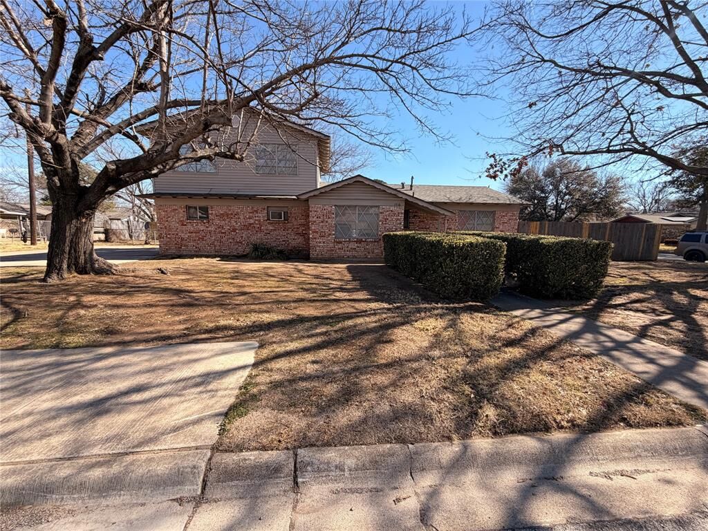 Property Photo:  1416 Norwood Drive  TX 76053 