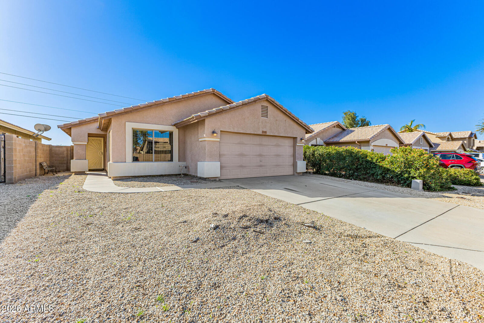 Property Photo:  2207 E 39th Avenue  AZ 85119 