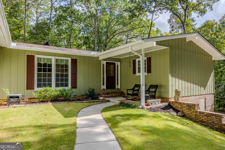 Property Photo:  186 Fairview Drive SW  GA 30165 