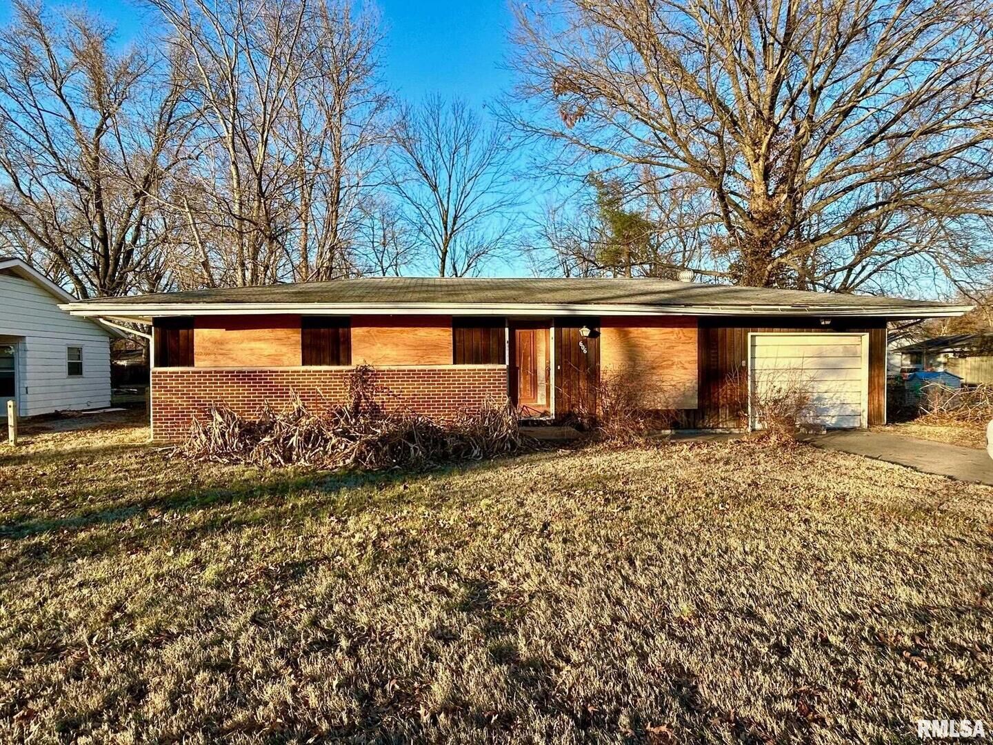 Property Photo:  606 E Cindy Street  IL 62901 