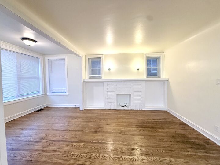 Property Photo:  7157 S East End Avenue 1  IL 60649 