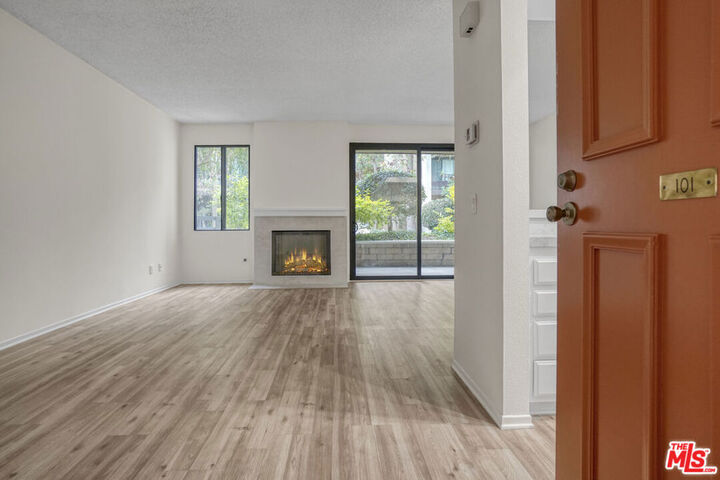 Property Photo:  8707 Falmouth Avenue 101  CA 90293 