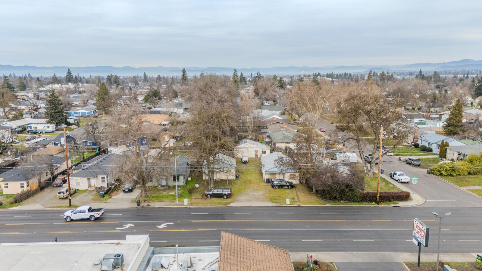 Property Photo:  840 W Stewart Avenue  OR 97501 