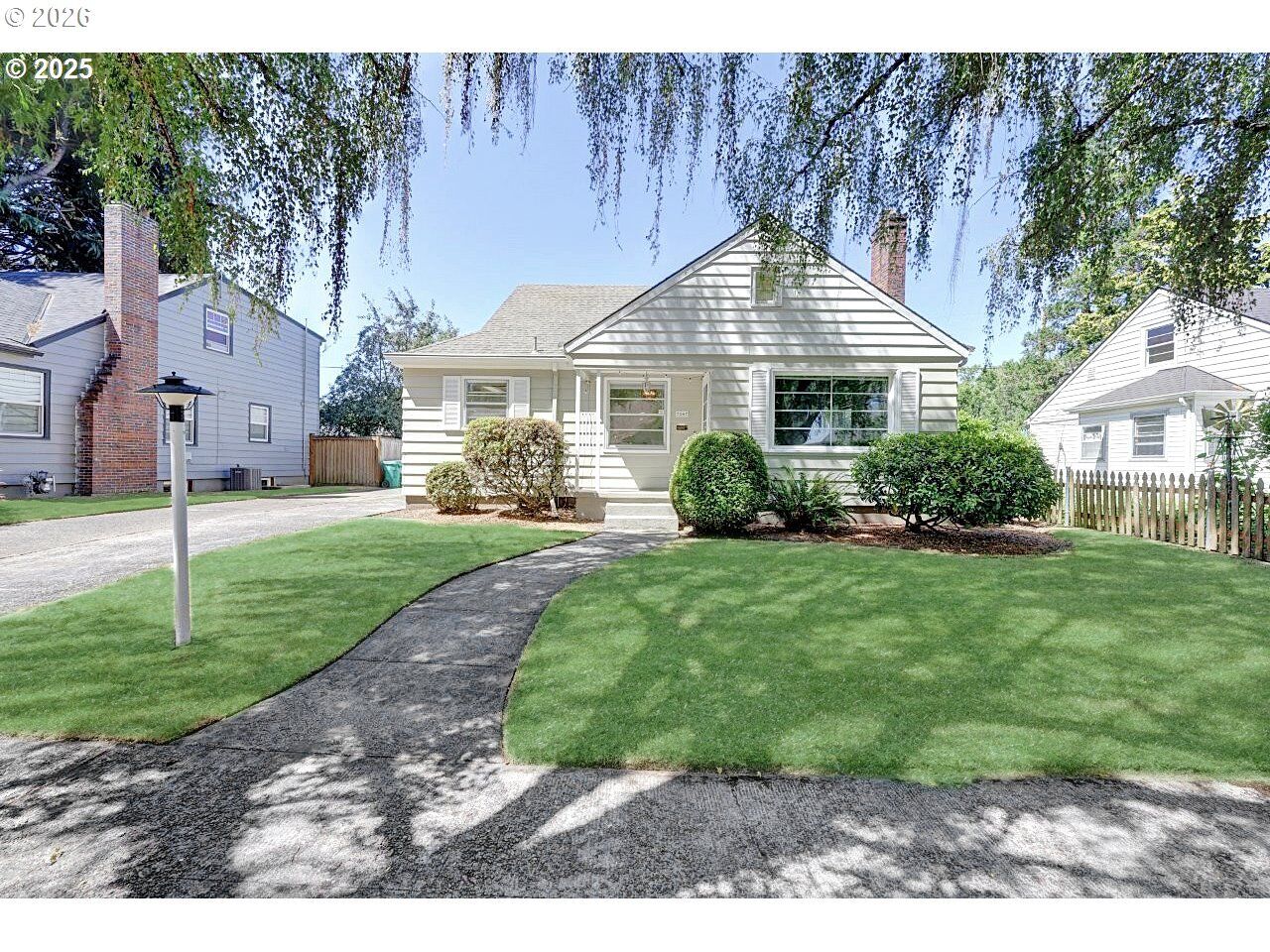 Property Photo:  7067 N University Ave  OR 97203 