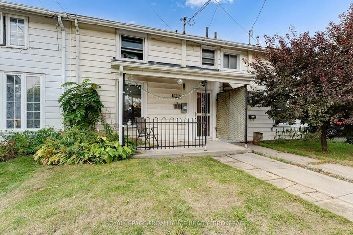 318 Sydenham Street — photo 1