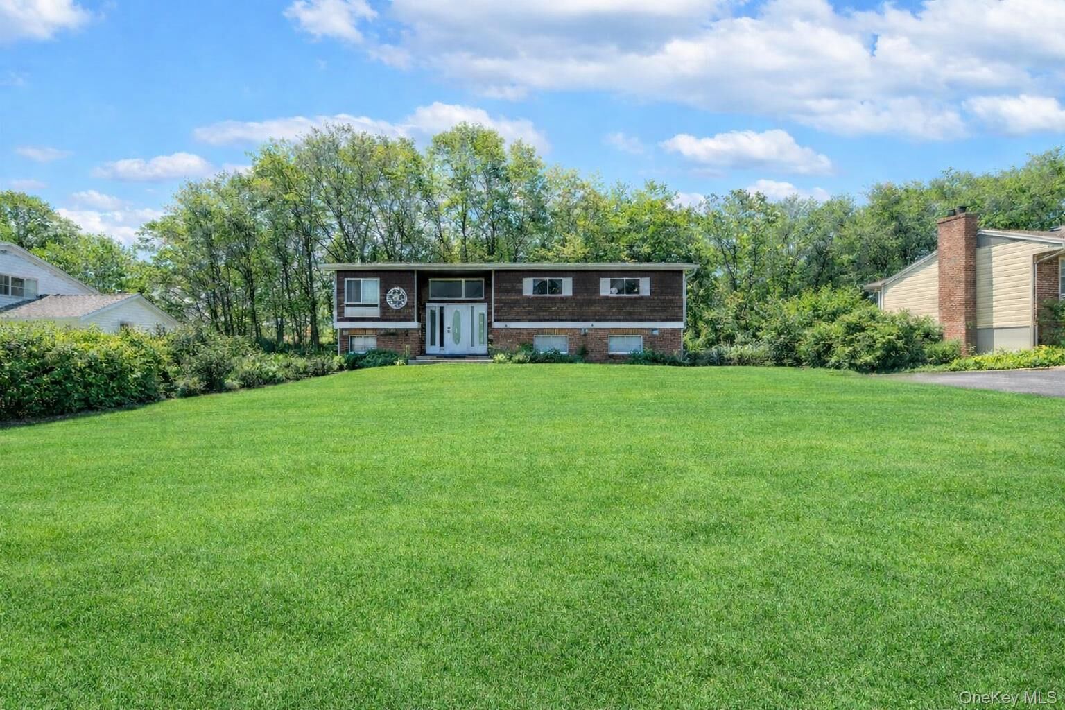 Property Photo:  75 Tennyson Drive  NY 10954 