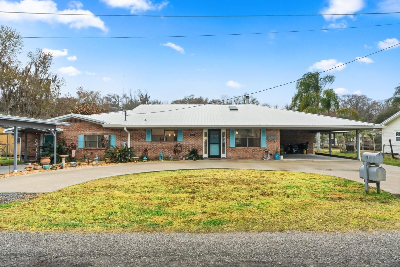 Property Photo:  1511 Riveredge Court  FL 32102 
