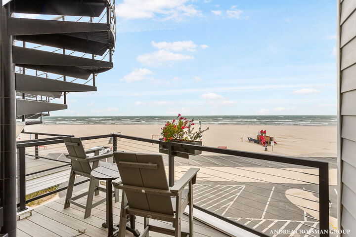 Property Photo:  78 Esplanade Place  MI 49090 