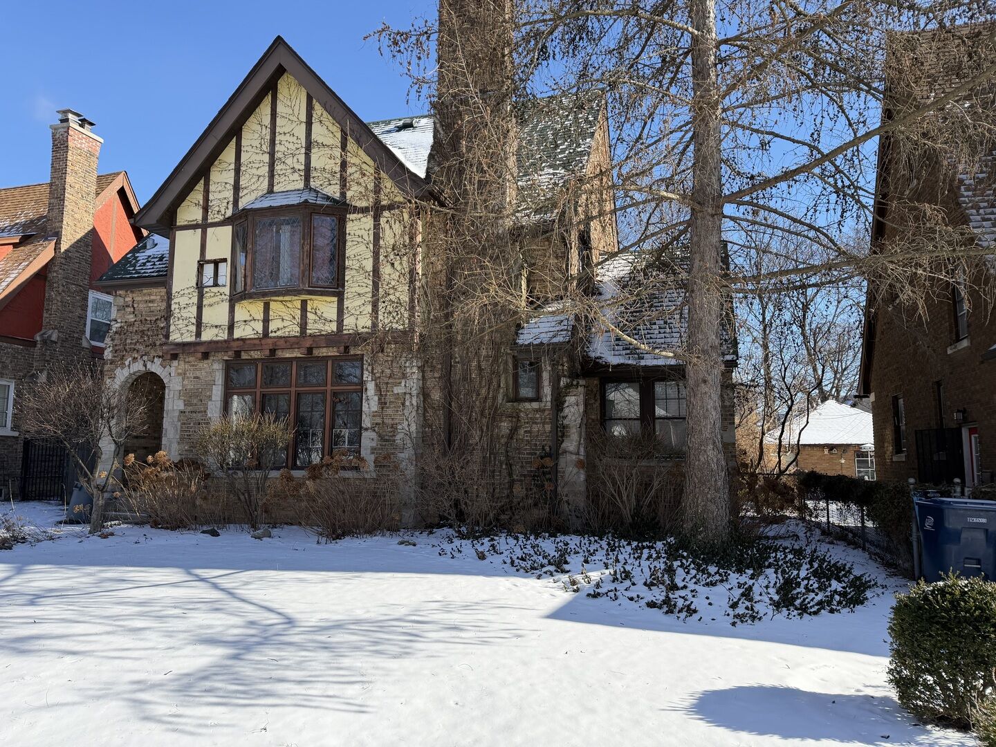 Property Photo:  1411 N Jackson Street  IL 60085 