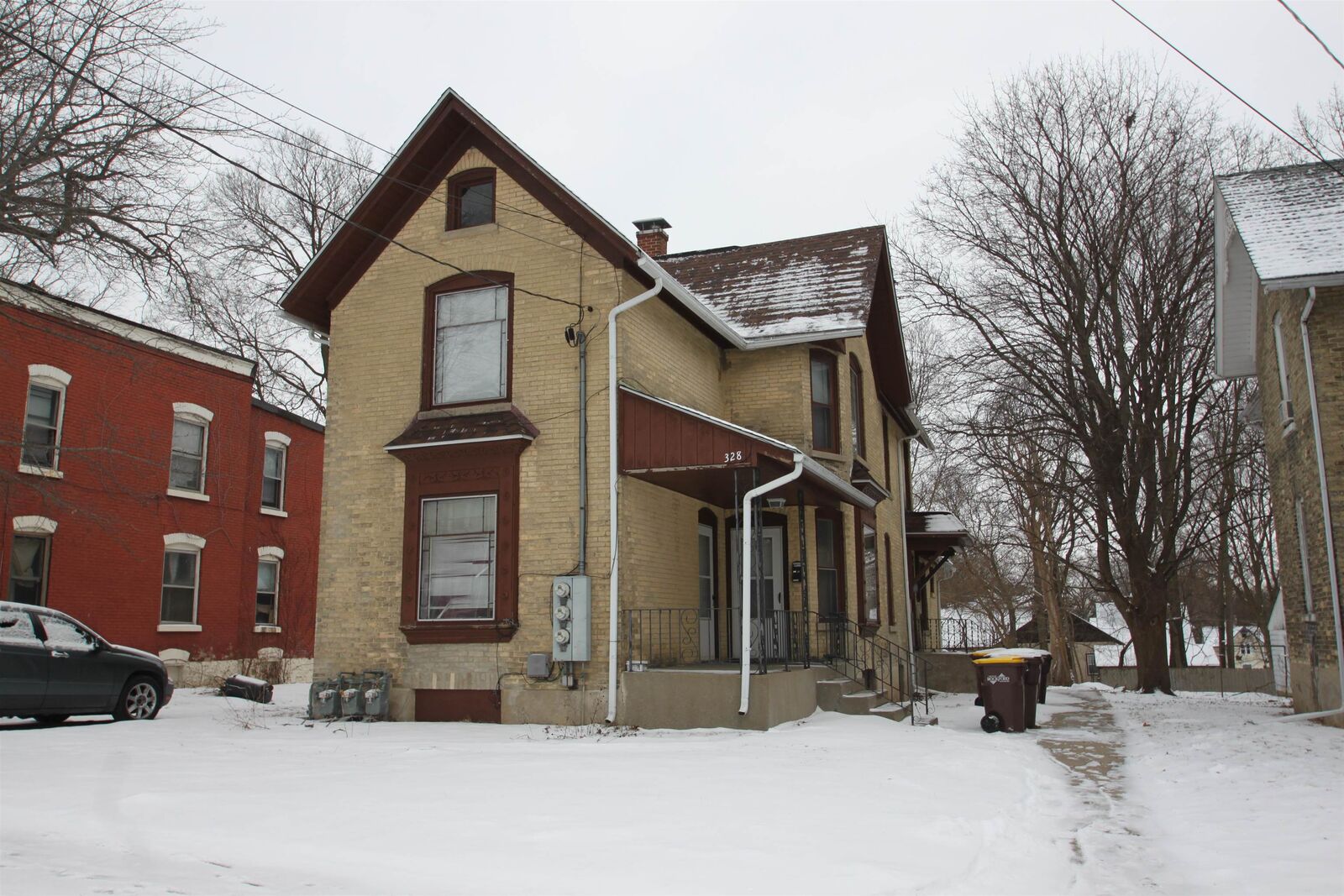 Property Photo:  328 S Prospect Street  IL 61104 