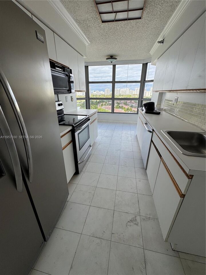 Property Photo:  3400 NE 192nd St 1608  FL 33180 
