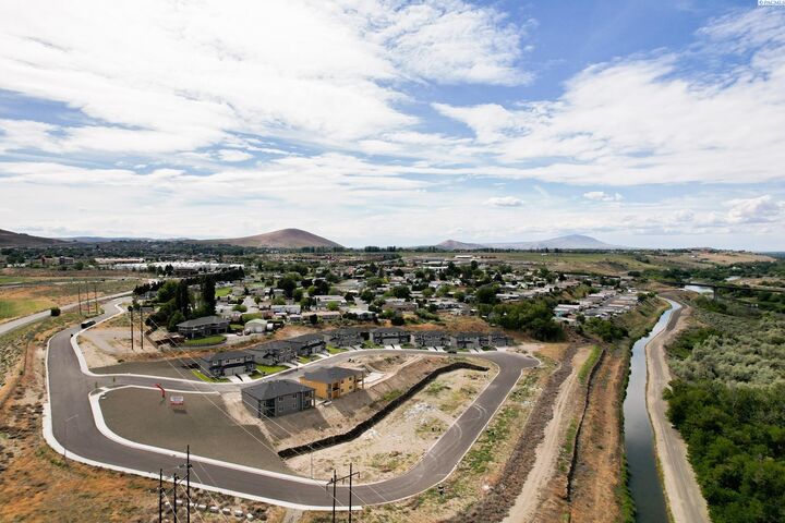 Property Photo:  782 Rio Vista Loop Lot45  WA 99352 