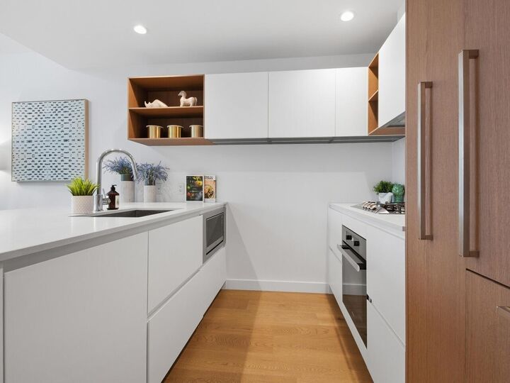 Property Photo: 6000 McKay Avenue 905 BC V5H 0K2
