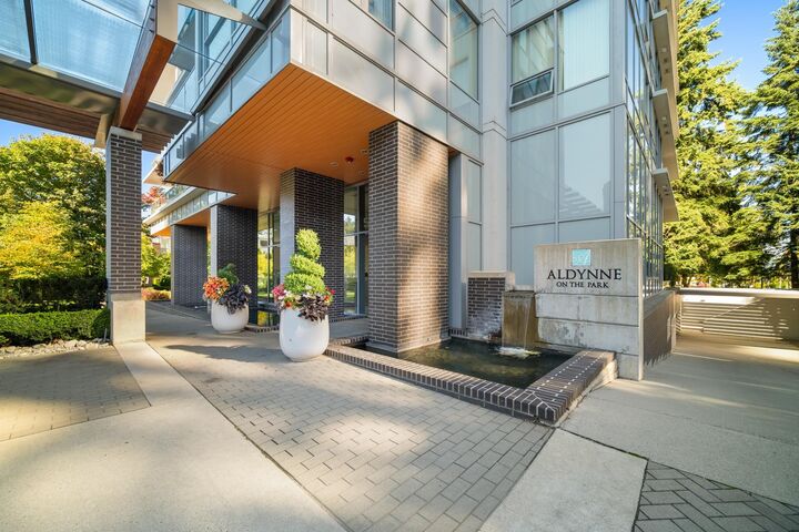 Property Photo:  5883 Barker Avenue 3707  BC V5H 0G4 