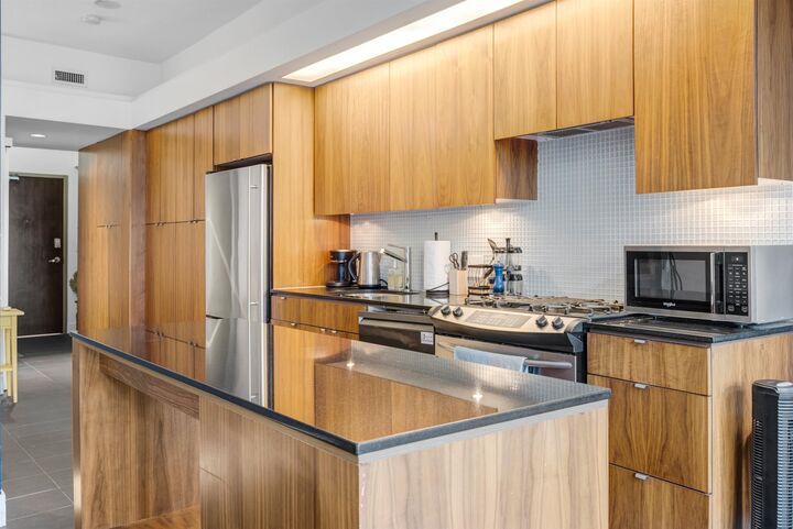 Property Photo: 33 W Pender Street 309 BC V6B 0E5
