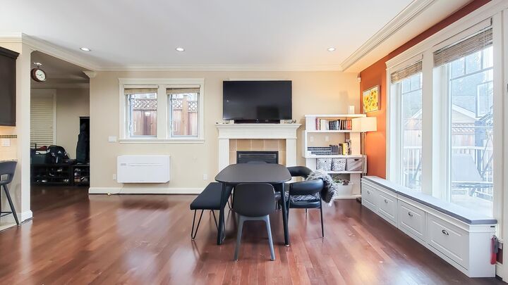 Property Photo: 203 E 18th Street BC V7L 2X7