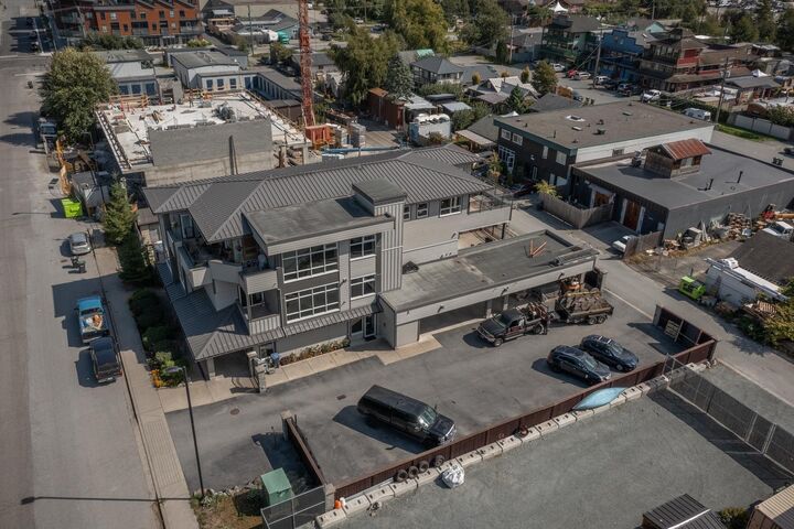 Property Photo:  37718 Third Avenue  BC V8B 1C3 