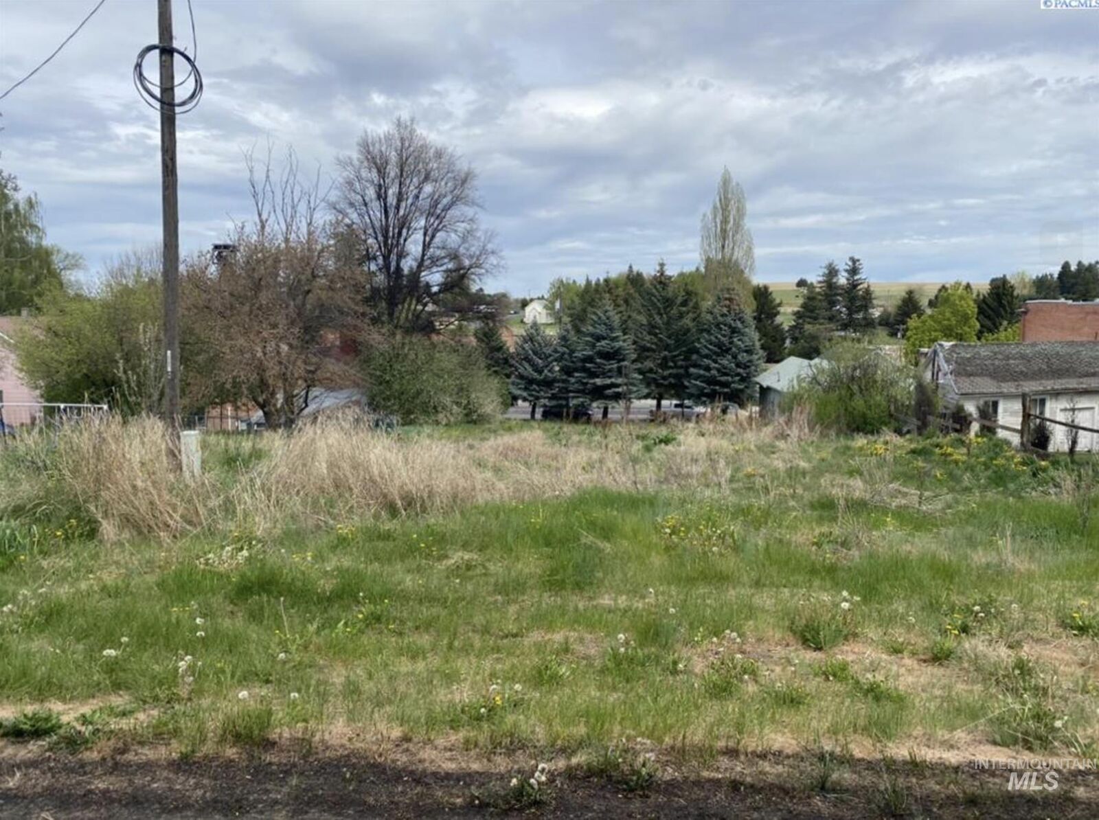 Property Photo: 111 S High Street WA 99179