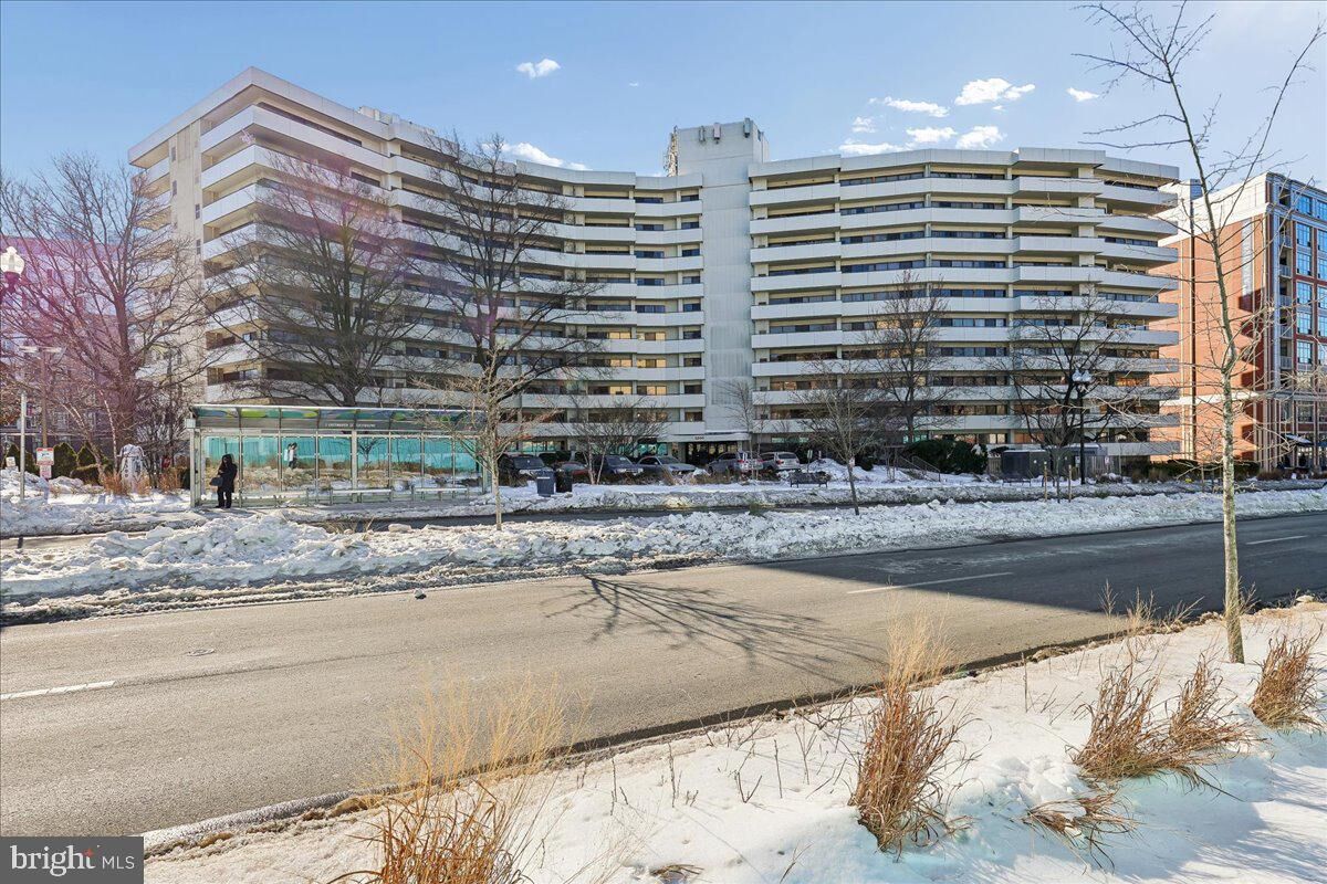 Property Photo:  5300 Columbia Pike 112  VA 22204 