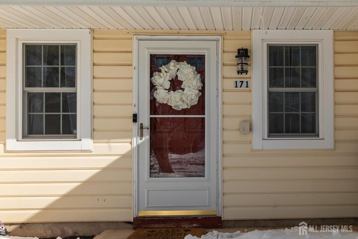 Property Photo:  171 Beckett Place  NJ 08873 