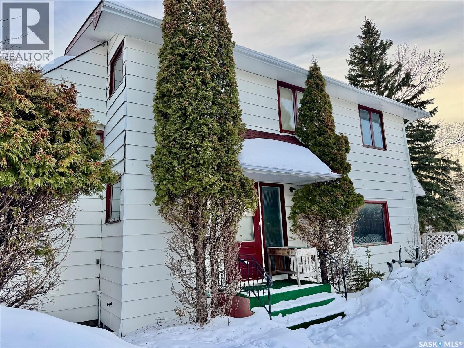 Property Photo:  15 Willow Place  SK S0K 2M0 