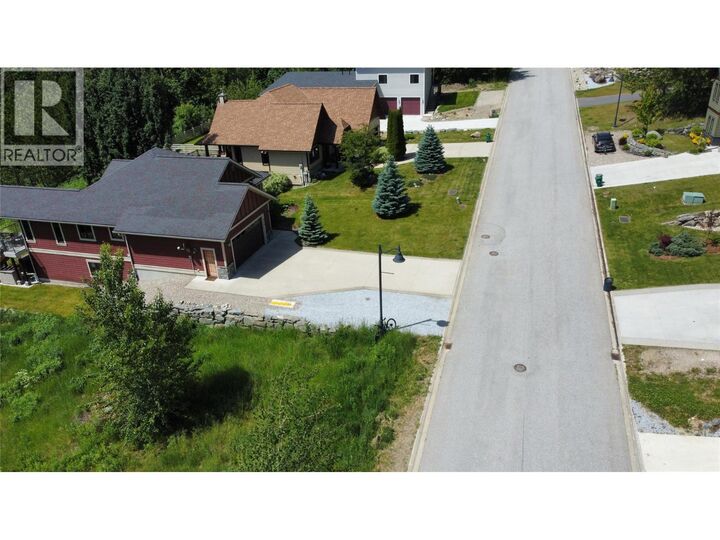 Property Photo: 917 Redstone Drive BC V0G 1Y0