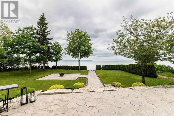 Property Photo:  857 Sunnyside Beach Rd  ON P6A 6K4 