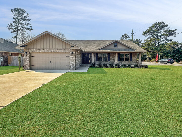 Property Photo:  5908 Silvercrest Boulevard  FL 32536 