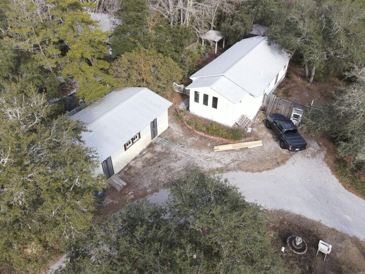 Property Photo:  1082 Chat Holley Road  FL 32459 