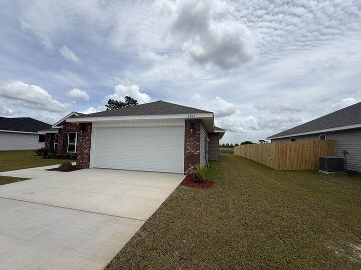 Property Photo:  6004 Crocket Cove  FL 32539 