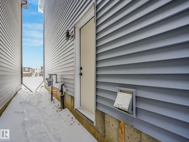 Property Photo:  3512 44 Avenue  AB T4X 3G6 