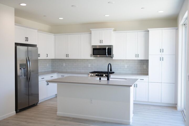 Property Photo: 696 Grace Way CA 93636